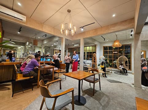 REN Coffee & Eatery