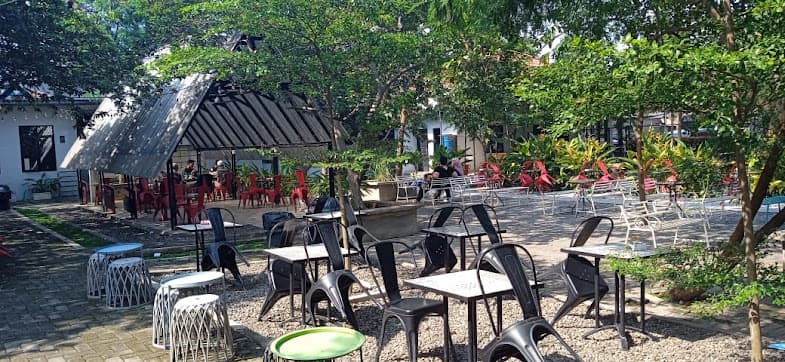 Toko Kopi Seduh – Jagakarsa (Forest View)